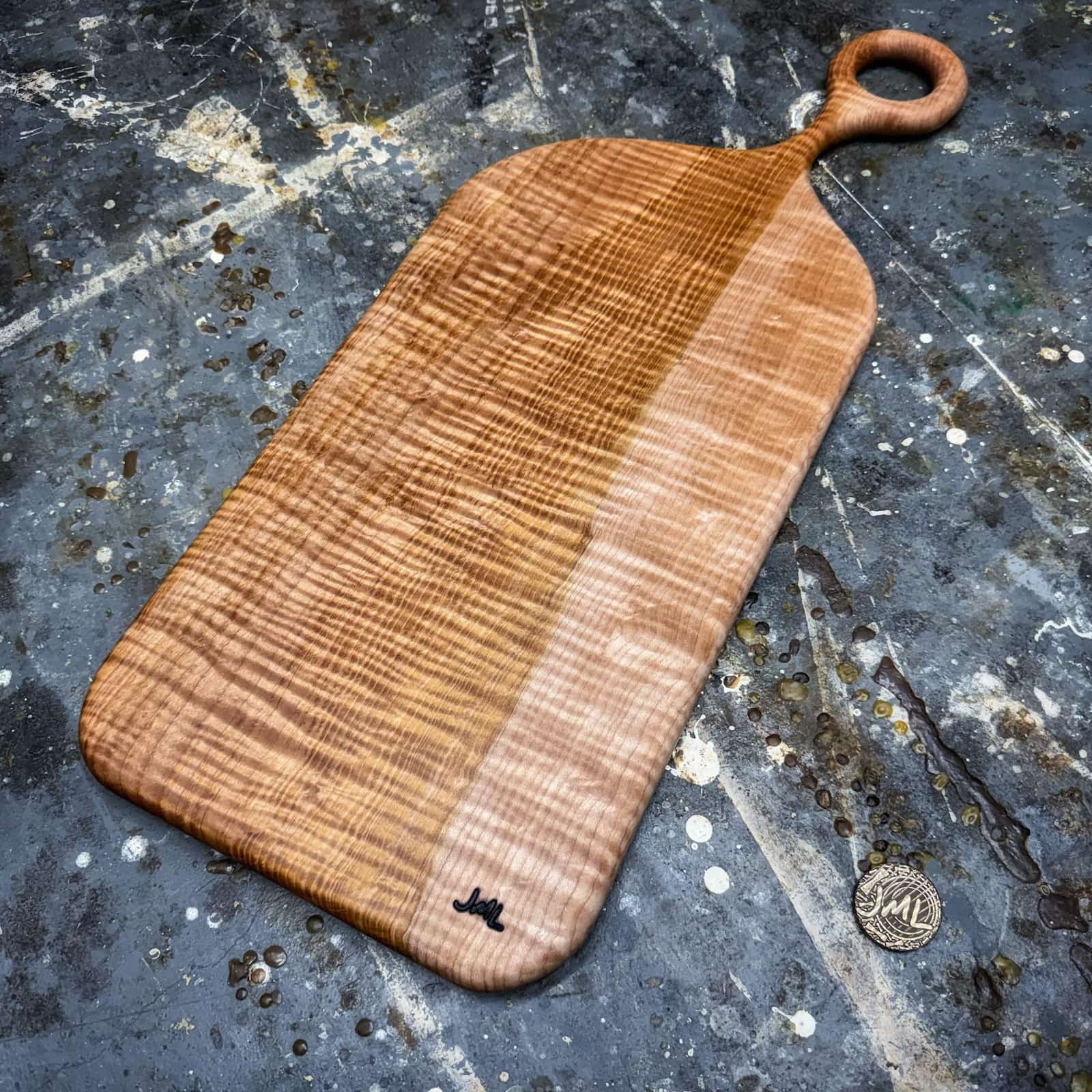 full board shot highlighting two tone gradient and figure